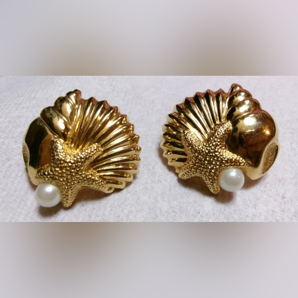 Vintage AVON 1992 Treasure of the Sea Pearl Gold Tone Seashell